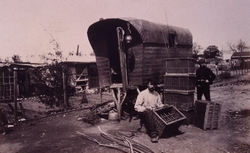 Accéder à la page "Eugène Atget (1857-1927)"