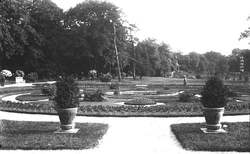 27-5-1913, jardins de Bagatelle, vue d'ensemble du parc : photographie de presse