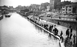 Accéder à la page "Le bassin de la Villette"