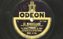 Disque C-10236 - La Chorale populaire de Paris, fondée en 1935, rassemble chanteurs amateurs et professionnels dans le but de maintenir et faire connaitre le patrimoine musical - source : BnF/gallica.bnf.fr