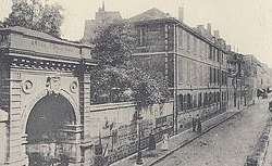 Façade de l'Hôpital Trousseau, rue de Charenton 