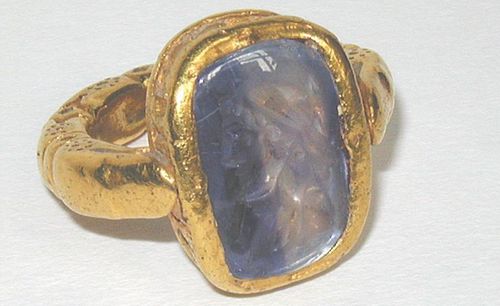 Accéder à la page "Bague épiscopale de Creusefond "