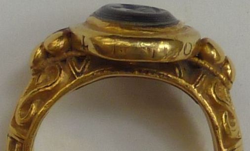 Accéder à la page "Bague épiscopale de Crodolenus "