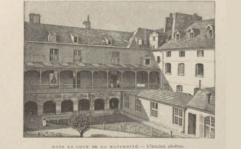 Dans la cour de la Maternité, l'ancien cloître