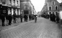 Accéder à la page "Paris-Tours"