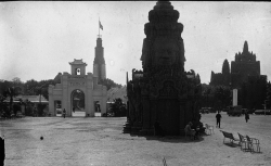 Accéder à la page "Photographie du pavillon du Tonkin (1931)"