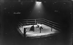 Wagram, 23-2-28, match Dupraz contre Gehri [lutte, catégorie poids welters] : [photographie de presse] / [Agence Rol] 